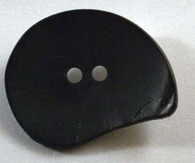 droppformad svart knapp 50mm